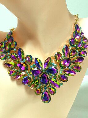 Womens Rhinestone Necklace.
